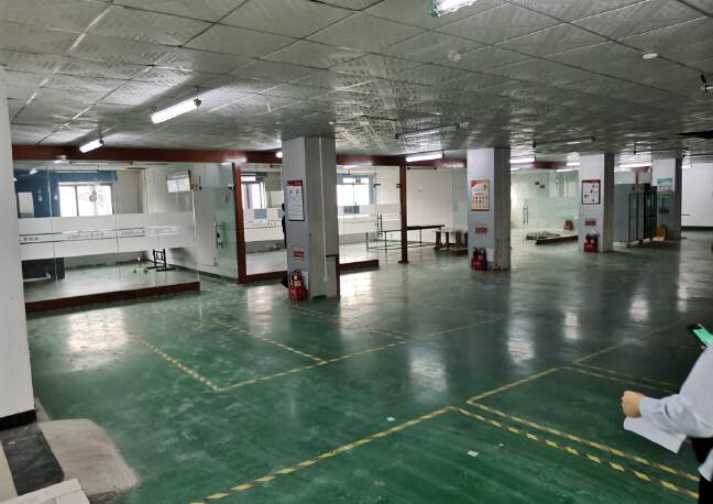 龍崗龍西新岀500平原房東廠房可配宿舍，大小可分租，配套齊全