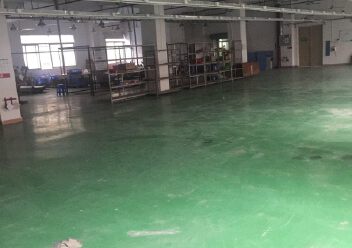 龍崗中心城新出空地超大一樓1000平帶精裝修廠房出租！